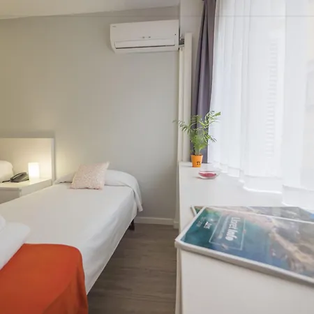 Hotell Hotel Victoria - Lloret 3*
